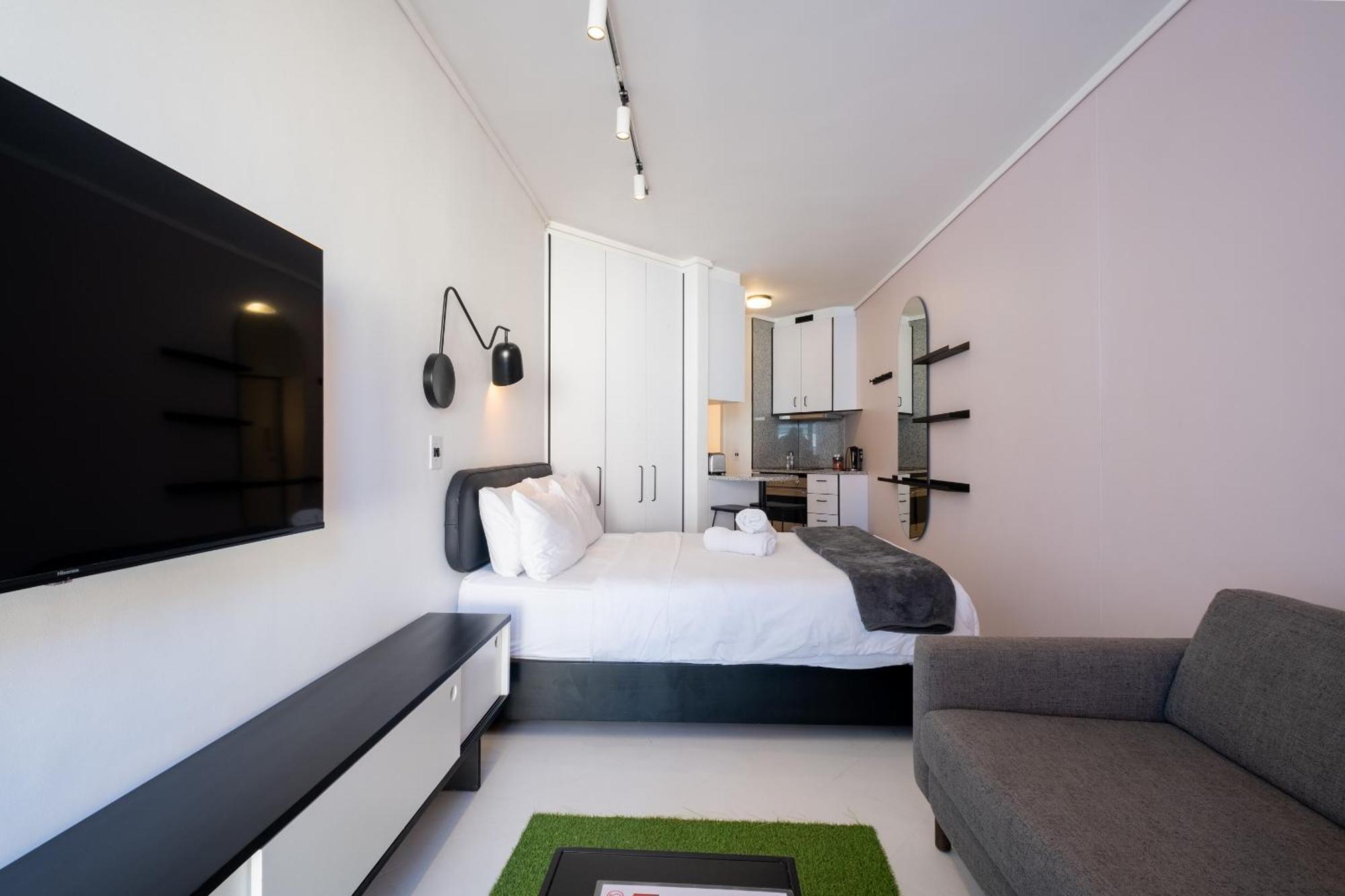 Flamingo 208: Modern With Balcony Apartamento