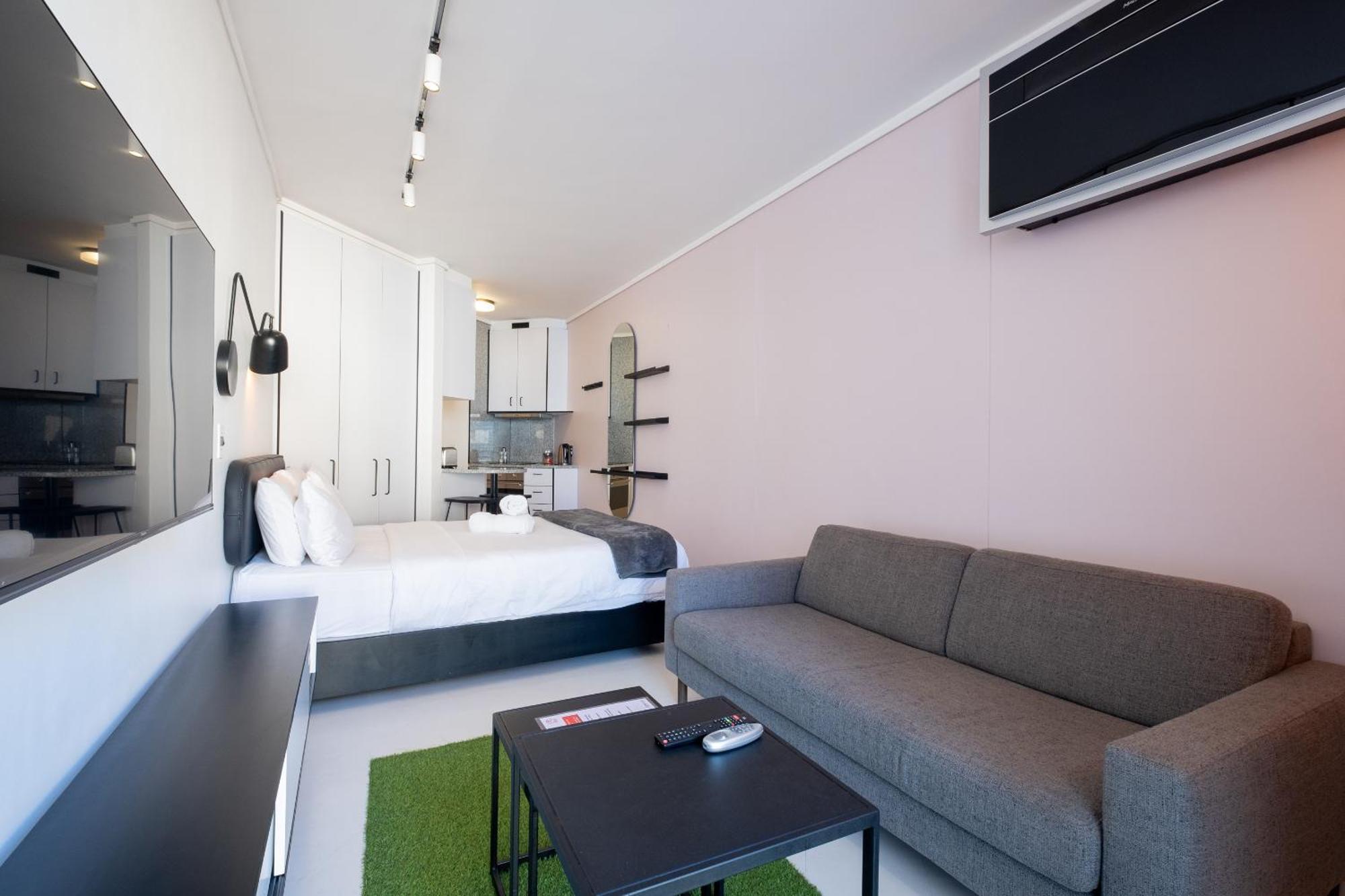 Flamingo 208: Modern With Balcony * Cidade Do Cabo